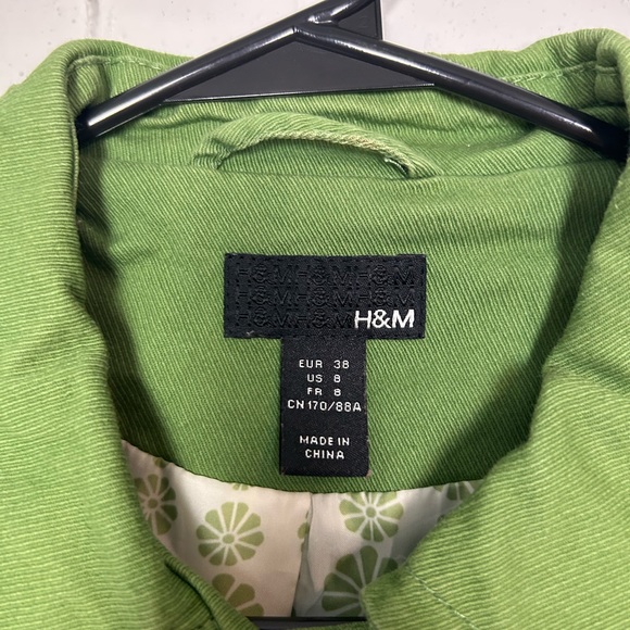 H&M Trendy Green Jacket with Floral Lining - Picture 5 of 5